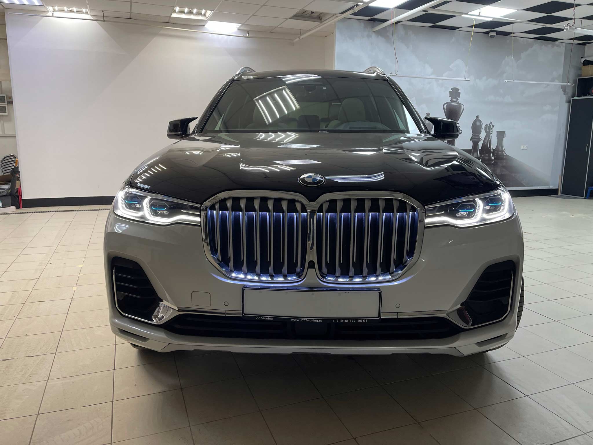 BMW X7 в два цвета